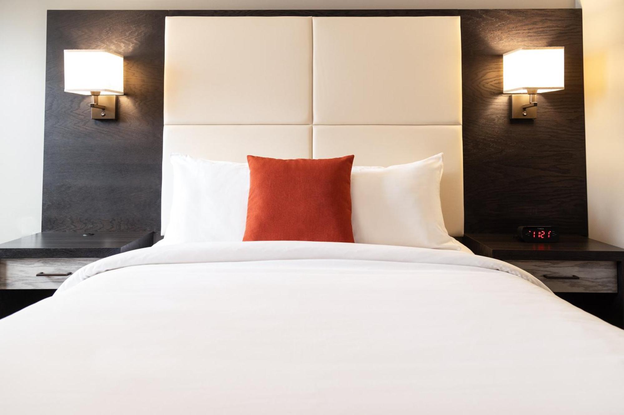 Crowne Plaza Fredericton Lord Beaverbrook By Ihg Buitenkant foto